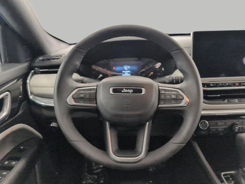 Used 2023 Jeep Compass Limited AWD/4WD image 5