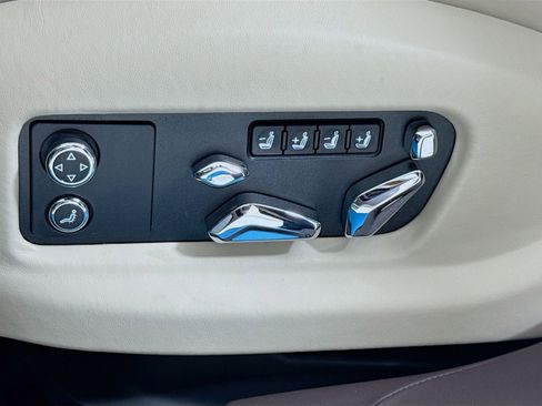 New 2026 Bentley Flying Spur Plug-In Hybrid image 19