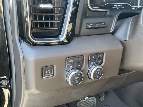 Used 2024 GMC Sierra 1500 Denali w/ Technology Package image 12