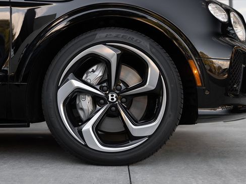 Used 2025 Bentley Bentayga S image 6