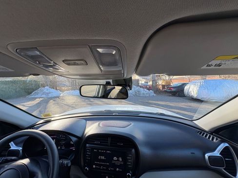 Used 2025 Kia Soul LX w/ LX Technology Package image 31