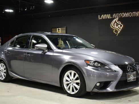 Used 2016 Lexus IS 300 Base AWD 4dr Sedan w/ Premium Package image 4