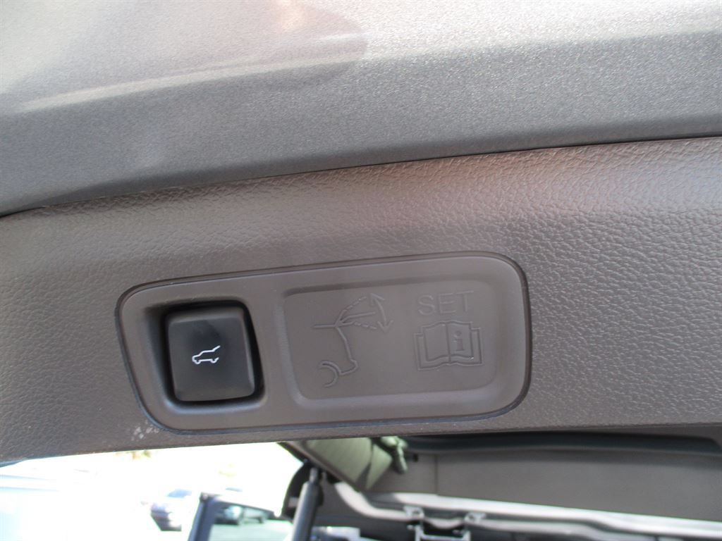 Used 2024 Lincoln Navigator Reserve AWD/4WD image 16