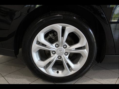 Certified 2025 Honda Accord LX image 11