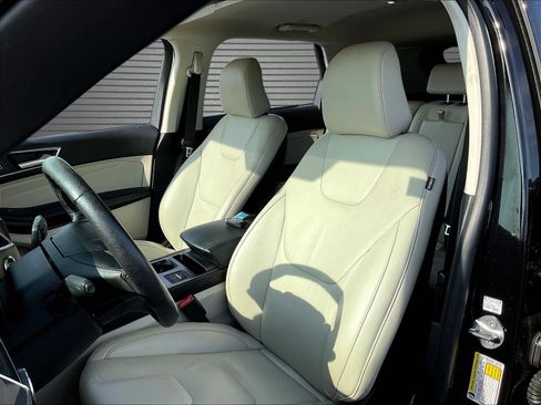 Used 2022 Ford Edge Titanium AWD/4WD image 21