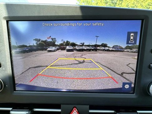 Used 2023 Hyundai Elantra SE FWD image 21