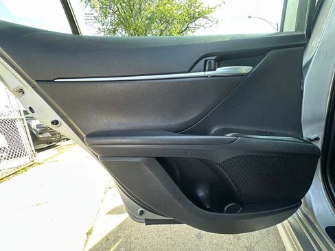 Used 2021 Toyota Camry SE FWD image 39