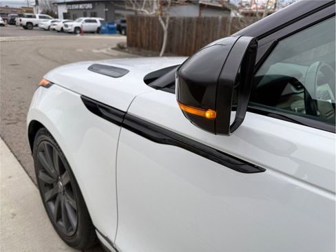 Used 2018 Land Rover Range Rover Velar R-Dynamic HSE image 48