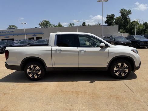 Used 2018 Honda Ridgeline RTL-E image 3