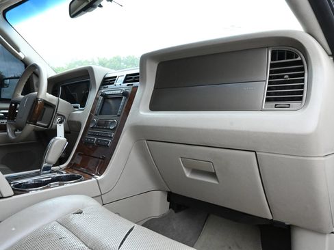Used 2013 Lincoln Navigator 2WD w/ HD Trailer Tow Pkg image 25