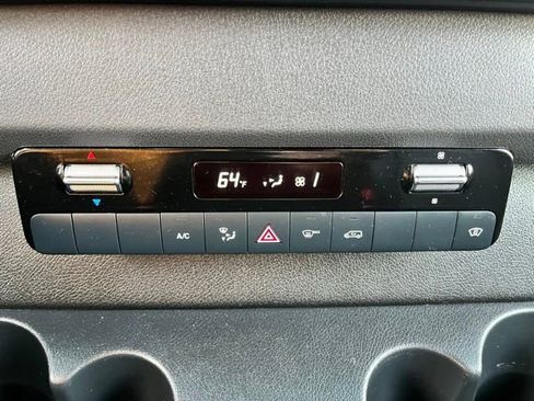 Used 2024 Mercedes-Benz Sprinter 2500 image 41