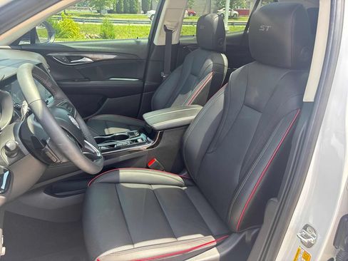 Used 2023 Buick Envision Essence w/ Sport Touring Package AWD/4WD image 12