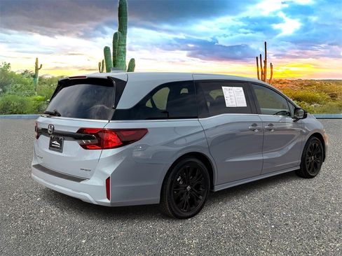Used 2025 Honda Odyssey Sport-L image 4