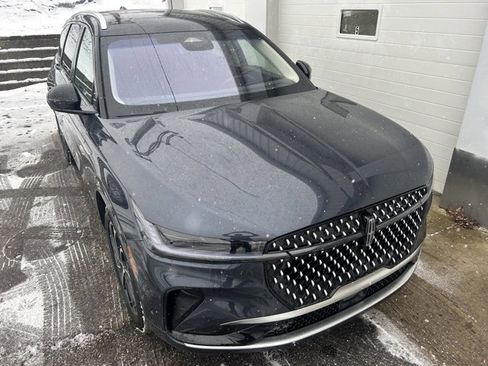 Used 2024 Lincoln Nautilus Reserve w/ Equipment Group 202A image 7