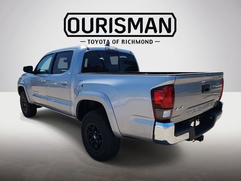 Used 2019 Toyota Tacoma SR5 AWD/4WD image 6