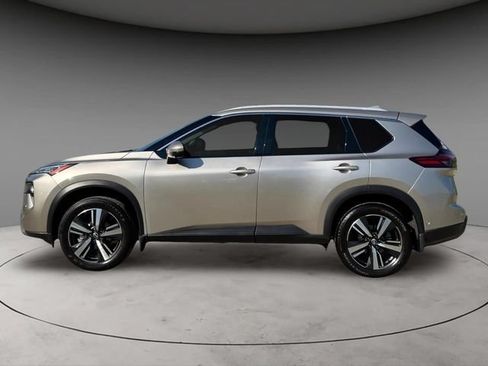 Certified 2025 Nissan Rogue SL w/ SL Premium Package FWD image 8