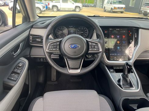 Used 2025 Subaru Outback Premium AWD/4WD image 16