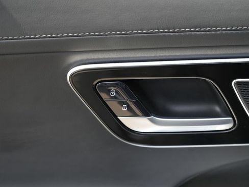 Used 2024 Mercedes-Benz C 63 AMG S image 32