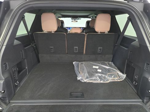New 2027 Lincoln Navigator L Black Label AWD/4WD image 18