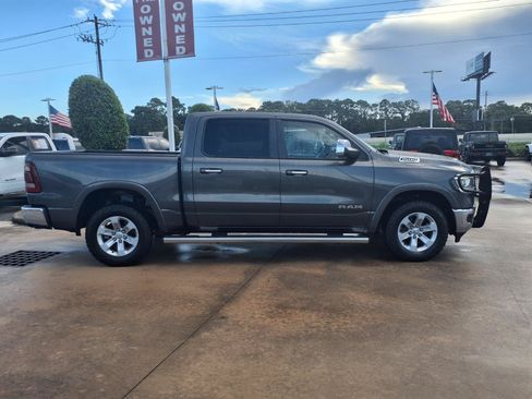 Used 2019 RAM 1500 Laramie AWD/4WD image 8