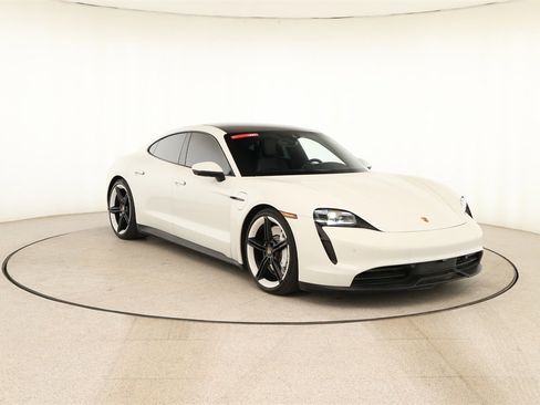 Used 2021 Porsche Taycan 4S image 10