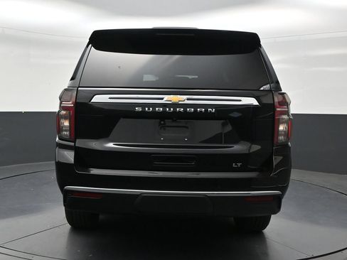 Used 2024 Chevrolet Suburban LT w/ LT Signature Package RWD image 4