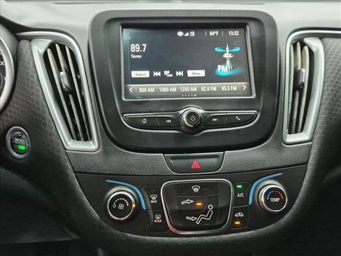 Used 2018 Chevrolet Malibu LS FWD image 11