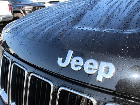 Used 2016 Jeep Grand Cherokee Limited AWD/4WD image 11