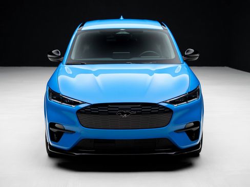 Used 2021 Ford Mustang Mach-E GT image 5