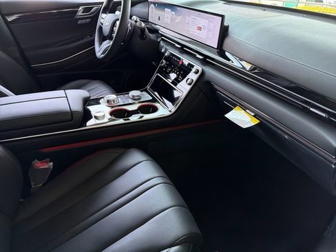 New 2026 Genesis GV80 2.5T RWD image 16