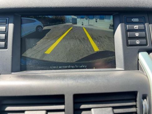 Used 2018 Land Rover Discovery Sport HSE image 16