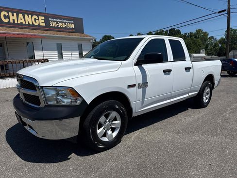 Used 2018 RAM 1500 Tradesman w/ Chrome Appearance Group AWD/4WD image 3