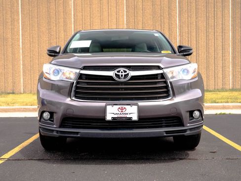 Used 2016 Toyota Highlander Plus AWD/4WD image 3
