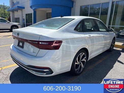 Used 2025 Volkswagen Jetta SEL FWD image 8