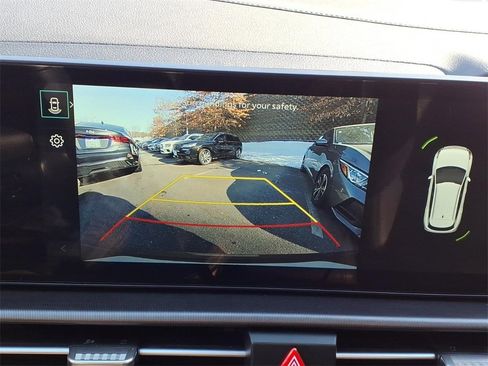 Used 2026 Kia Sportage EX w/ EX Panorama Roof Package image 9