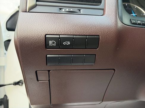 Used 2019 Lexus RX 350L Premium w/ Premium Package image 39