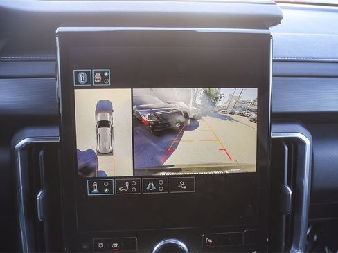 Used 2024 GMC Acadia Elevation image 24