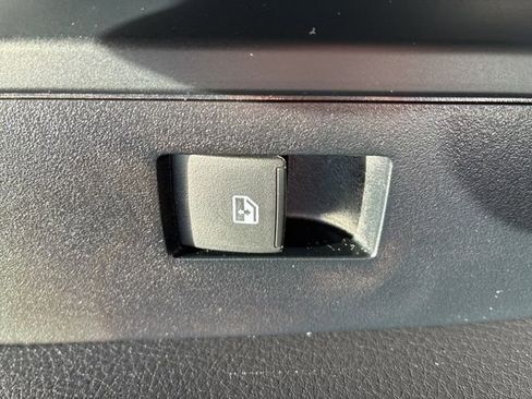 Used 2021 Toyota Tacoma SR image 24