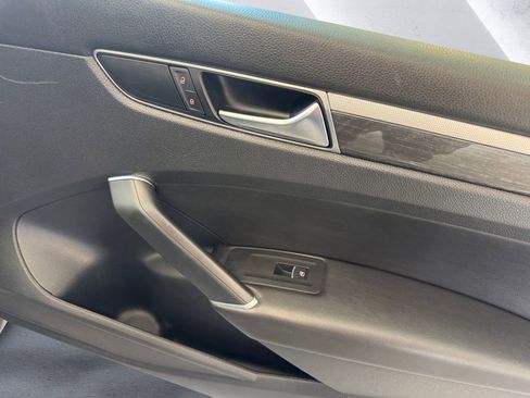 Used 2017 Volkswagen Passat 1.8T SE image 15