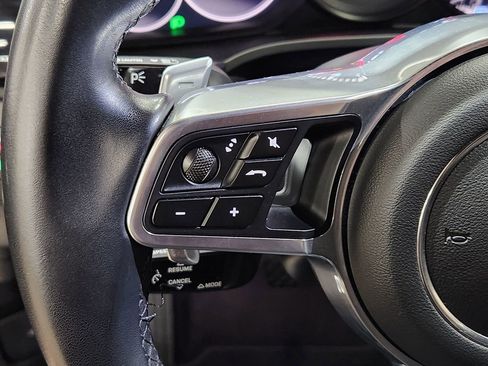Used 2022 Porsche Cayenne image 48