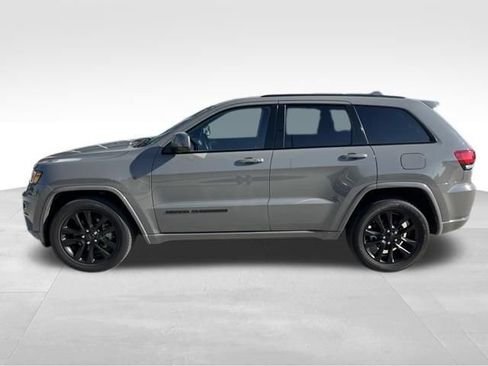 Used 2021 Jeep Grand Cherokee Laredo X AWD/4WD image 3