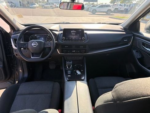 Used 2025 Nissan Rogue SV FWD image 20