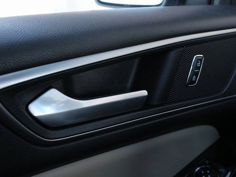 Used 2017 Ford Edge SEL w/ Equipment Group 201A image 7