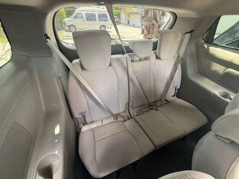 Used 2021 Kia Sedona LX FWD image 8