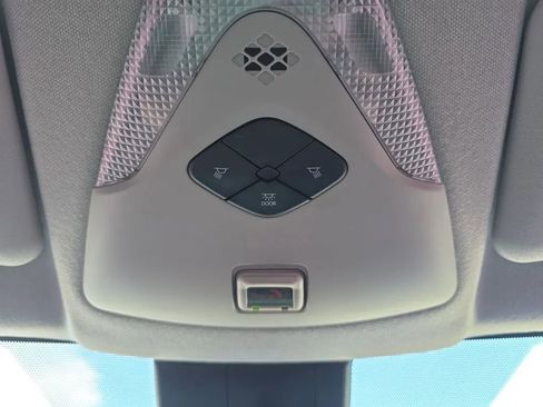 Used 2020 Toyota C-HR LE FWD image 35