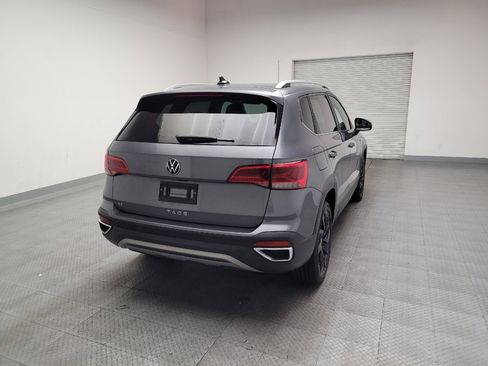 Used 2023 Volkswagen Taos SE w/ Black Wheel Package FWD image 7