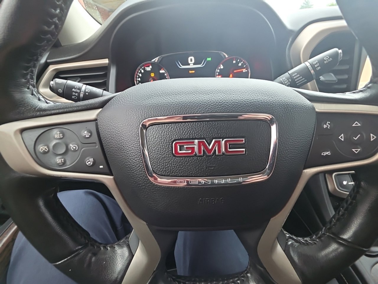 Used 2020 GMC Acadia Denali w/ Trailering Package AWD/4WD image 46