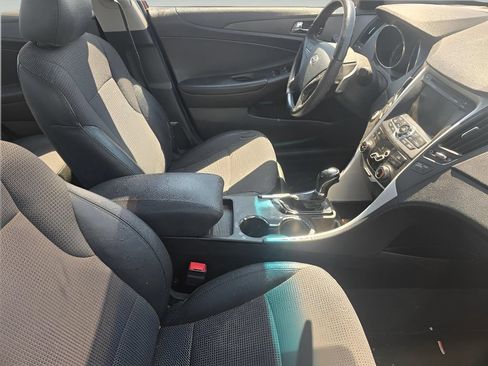Used 2011 Hyundai Sonata SE w/ Navigation & Sunroof Pkg 4 FWD image 14