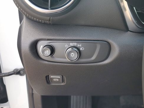 New 2026 Chevrolet Blazer LT w/ Sound & Technology Package FWD image 19