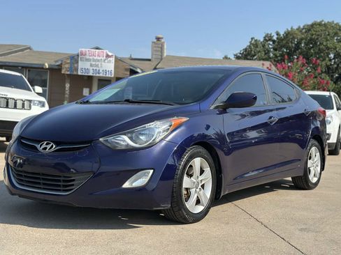 Used 2013 Hyundai Elantra GLS w/ Preferred Pkg FWD image 2